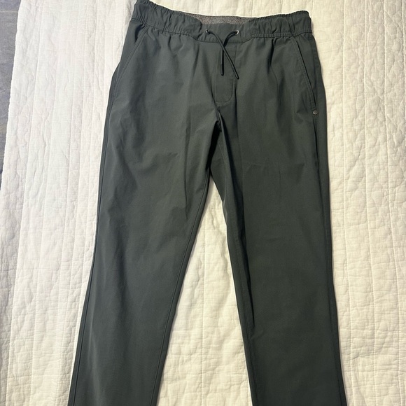 Vuori Other - Vuori Men's Charcoal Joggers